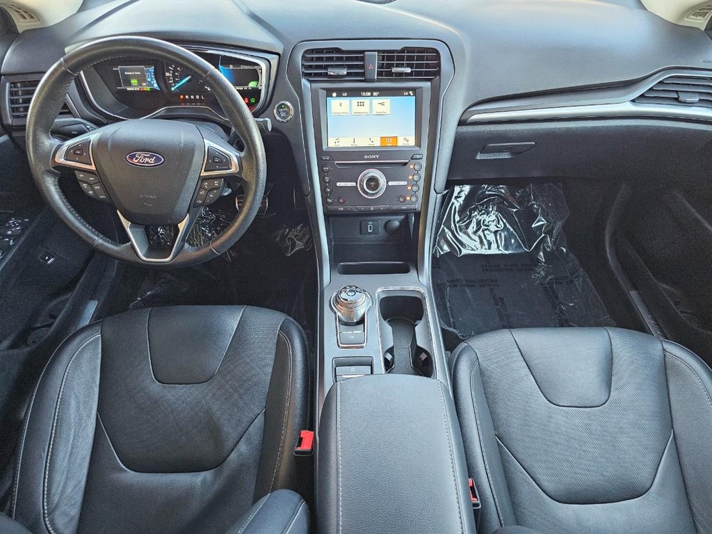 Ford Fusion Hybrid Vehicle Full-screen Gallery Image 28