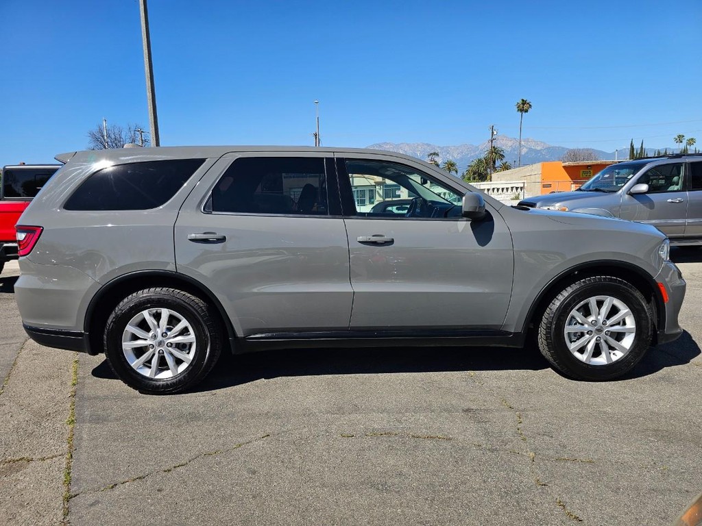 Dodge Durango Vehicle Full-screen Gallery Image 7