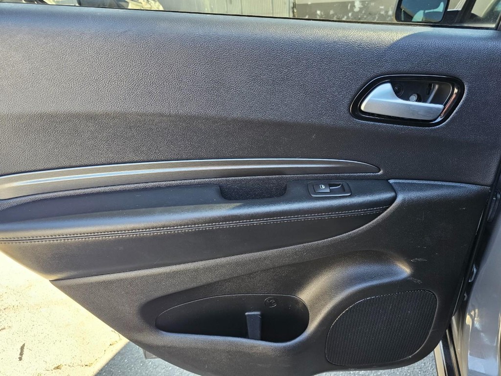 Dodge Durango Vehicle Full-screen Gallery Image 26