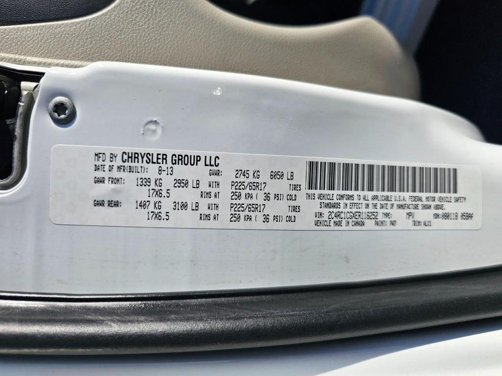 Chrysler Town & Country Vehicle Full-screen Gallery Image 41