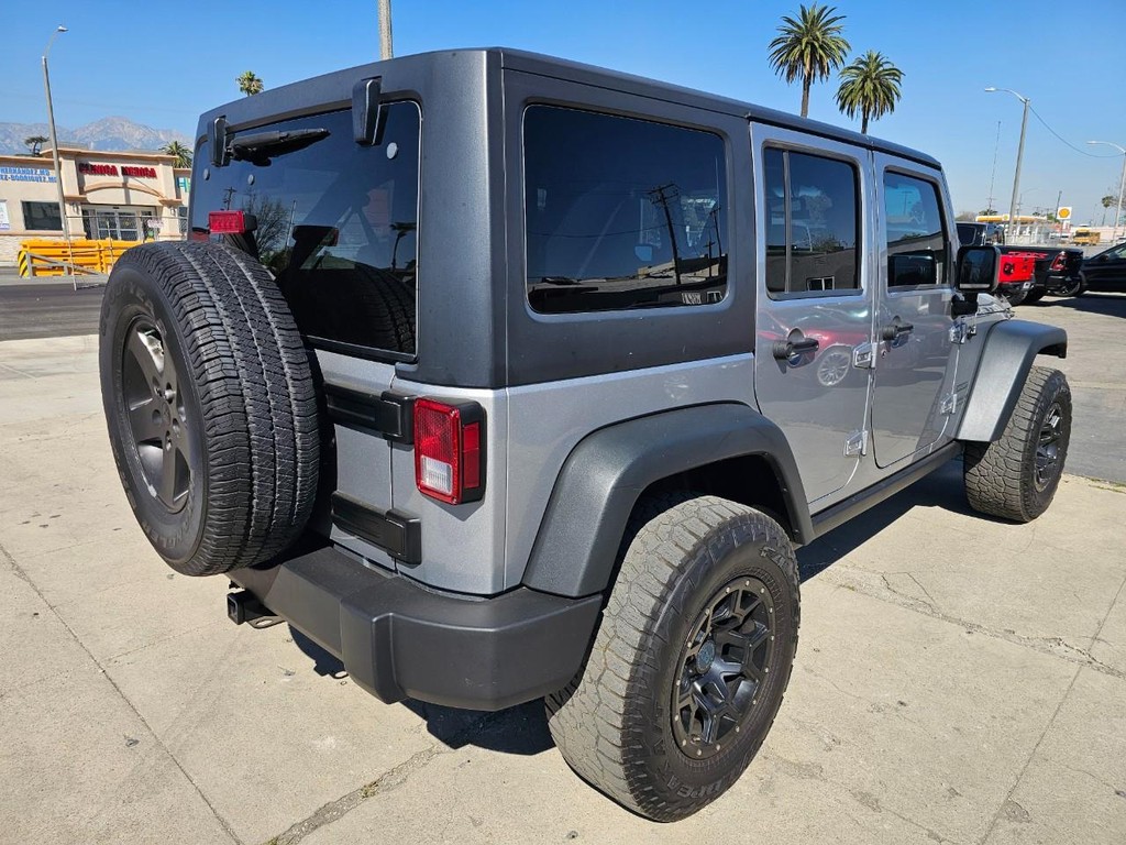 Jeep Wrangler Unlimited Vehicle Full-screen Gallery Image 6