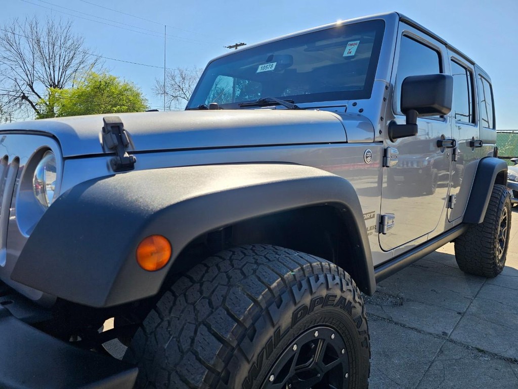 Jeep Wrangler Unlimited Vehicle Full-screen Gallery Image 11