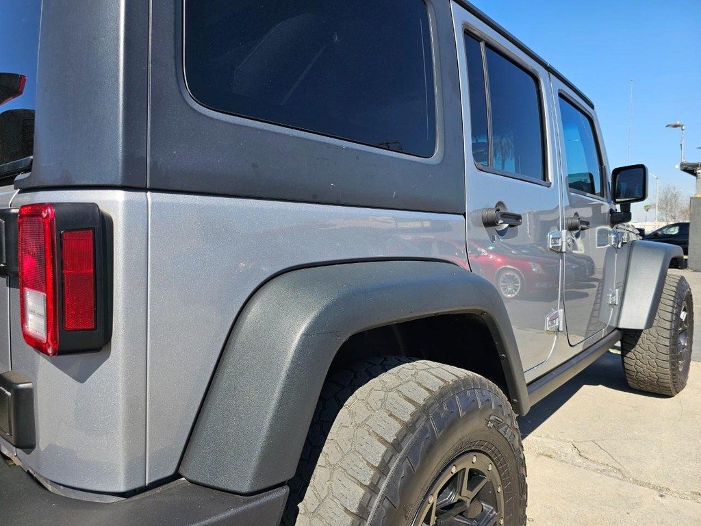 Jeep Wrangler Unlimited Vehicle Full-screen Gallery Image 13