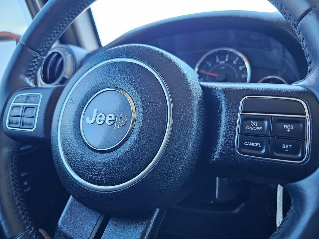 Jeep Wrangler Unlimited Vehicle Full-screen Gallery Image 21