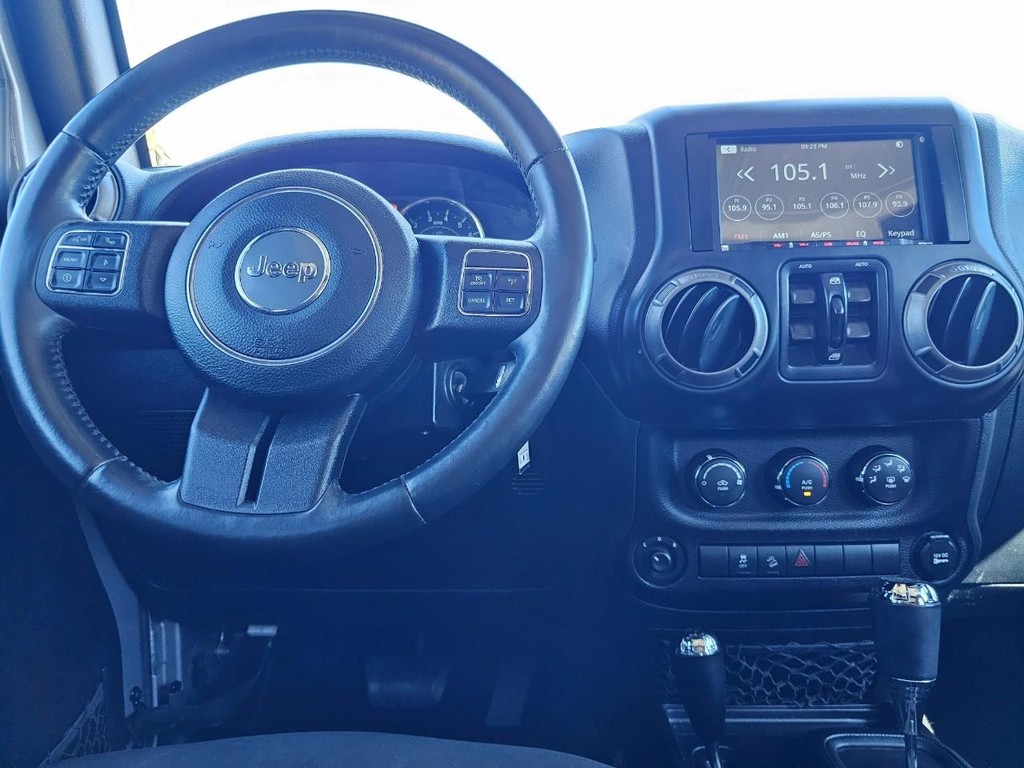 Jeep Wrangler Unlimited Vehicle Full-screen Gallery Image 28