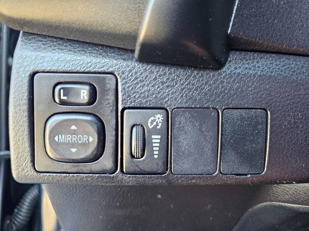 Toyota Corolla Vehicle Full-screen Gallery Image 19