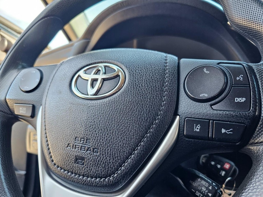 Toyota Corolla Vehicle Full-screen Gallery Image 21