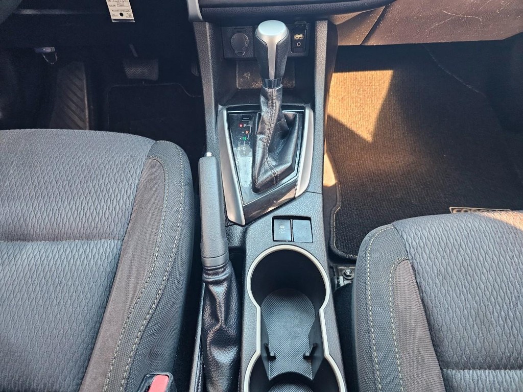 Toyota Corolla Vehicle Full-screen Gallery Image 32