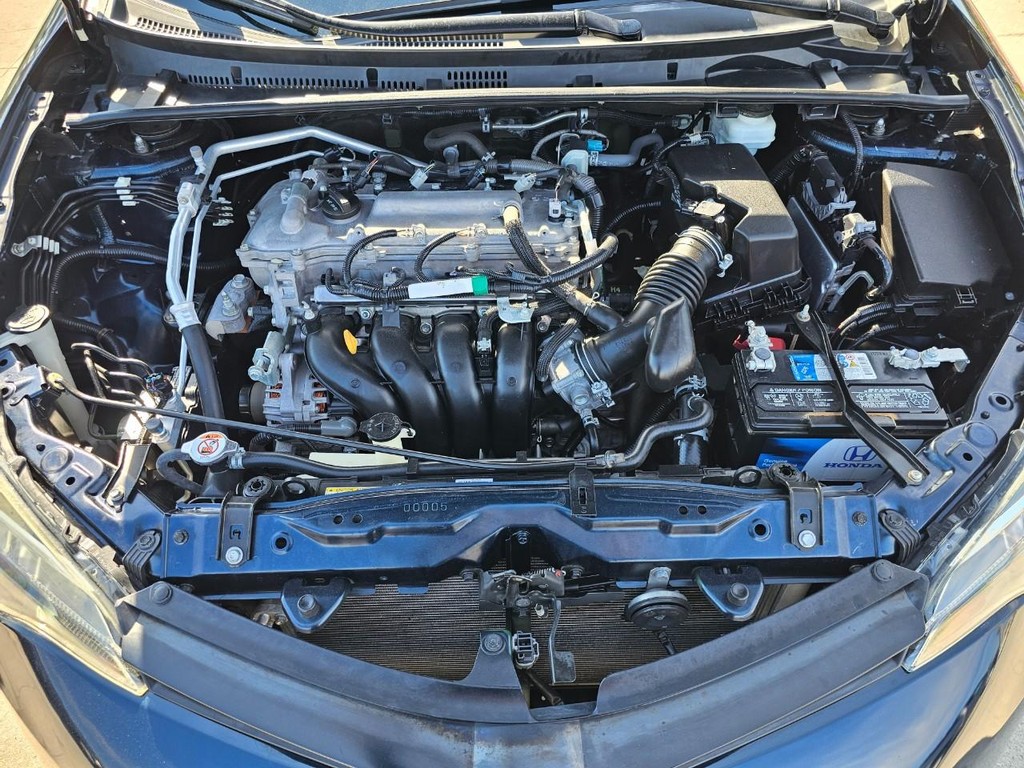 Toyota Corolla Vehicle Full-screen Gallery Image 35