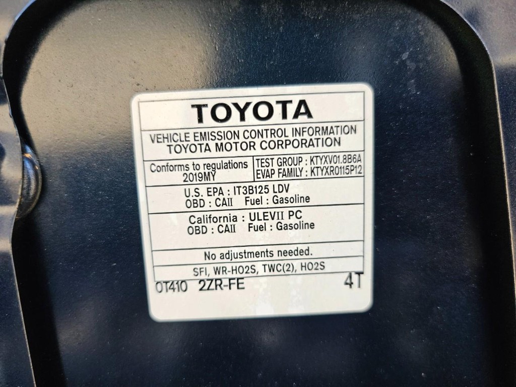 Toyota Corolla Vehicle Full-screen Gallery Image 36