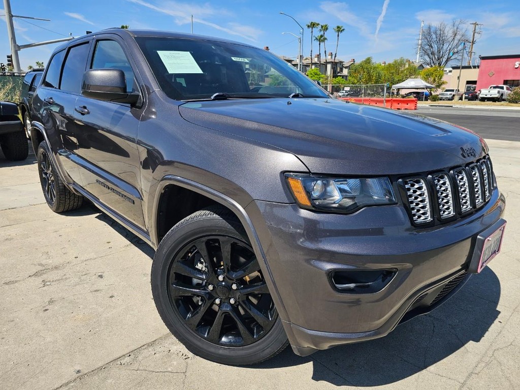 Jeep Grand Cherokee Vehicle Full-screen Gallery Image 8