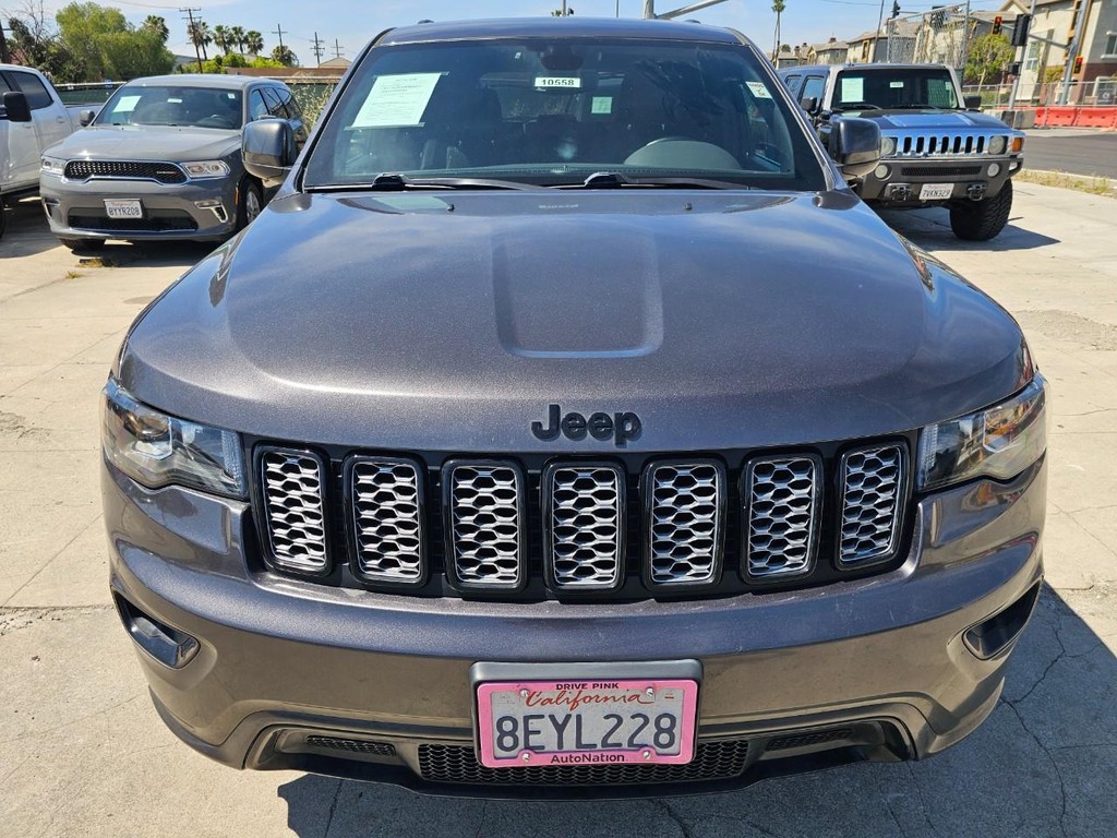Jeep Grand Cherokee Vehicle Full-screen Gallery Image 9