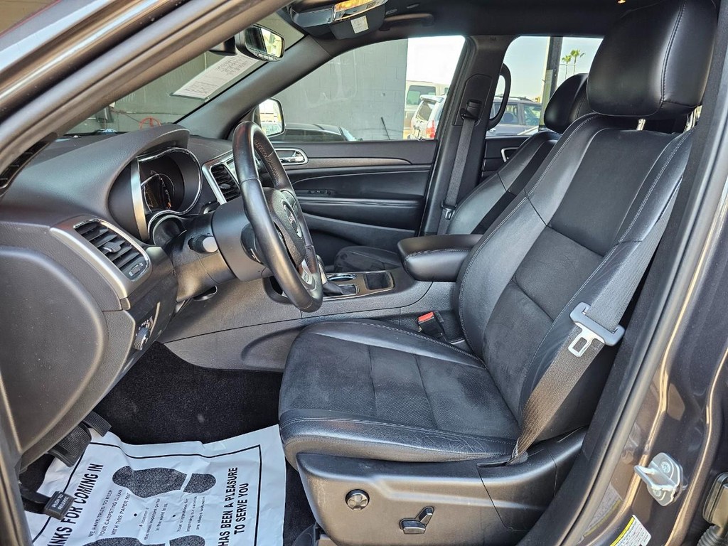 Jeep Grand Cherokee Vehicle Full-screen Gallery Image 18