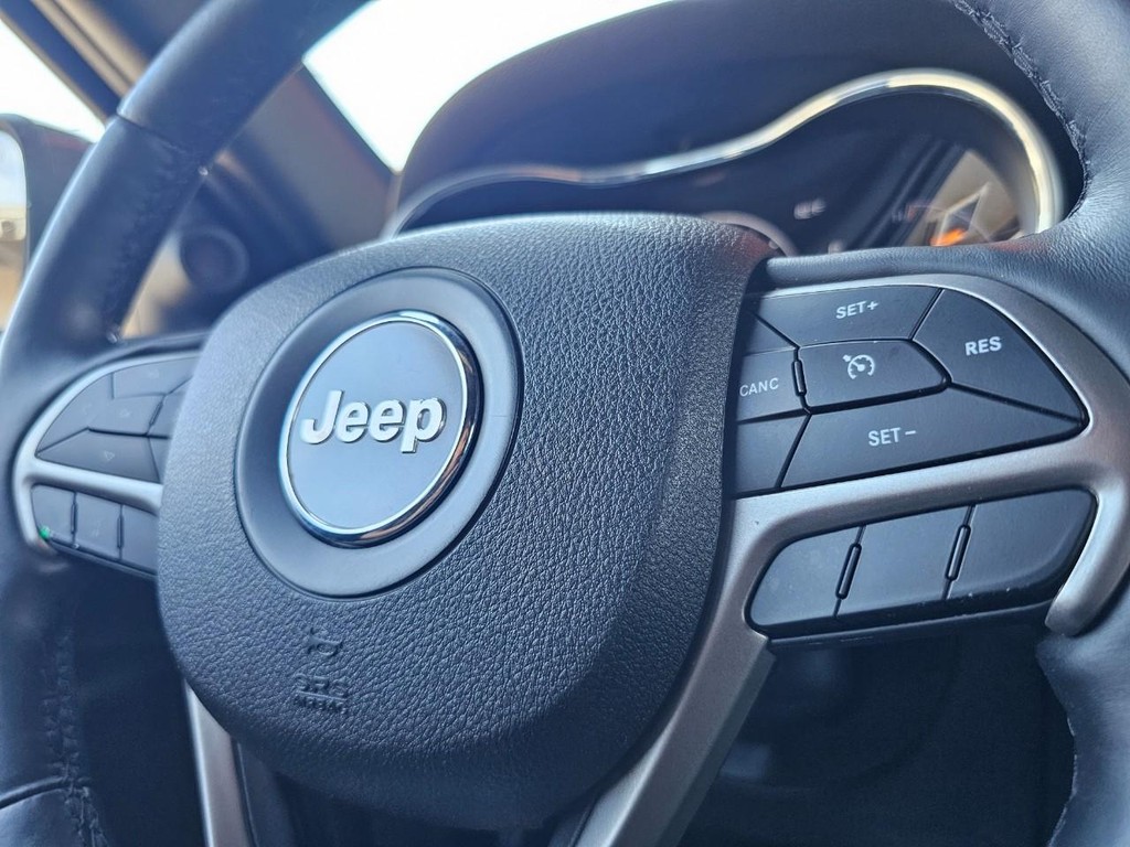 Jeep Grand Cherokee Vehicle Full-screen Gallery Image 20