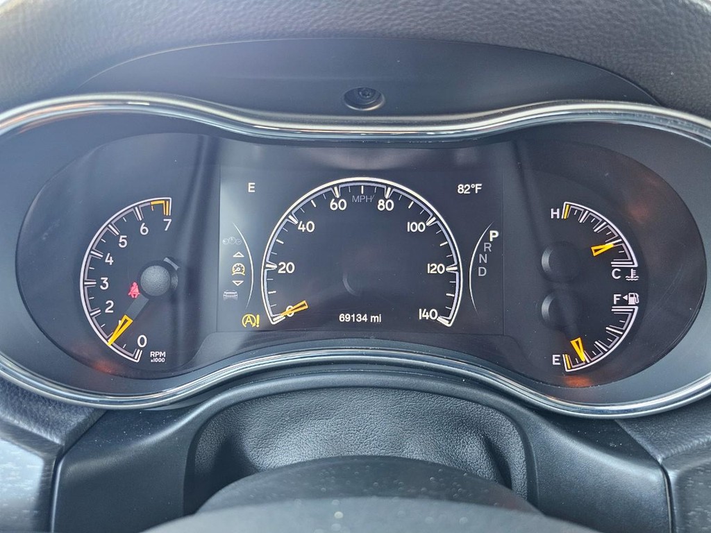 Jeep Grand Cherokee Vehicle Full-screen Gallery Image 21