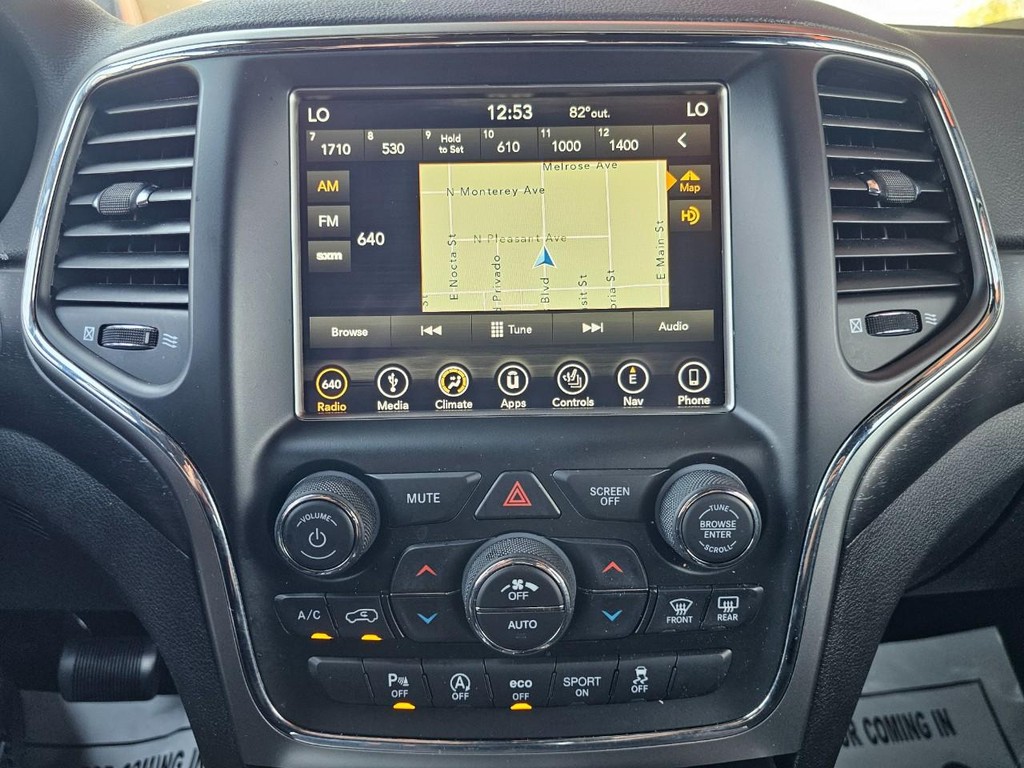 Jeep Grand Cherokee Vehicle Full-screen Gallery Image 22