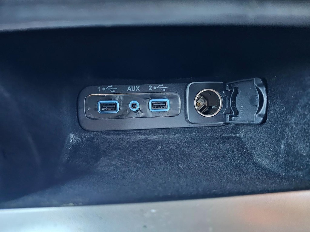 Jeep Grand Cherokee Vehicle Full-screen Gallery Image 24