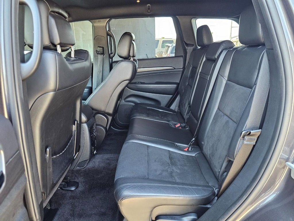 Jeep Grand Cherokee Vehicle Full-screen Gallery Image 26