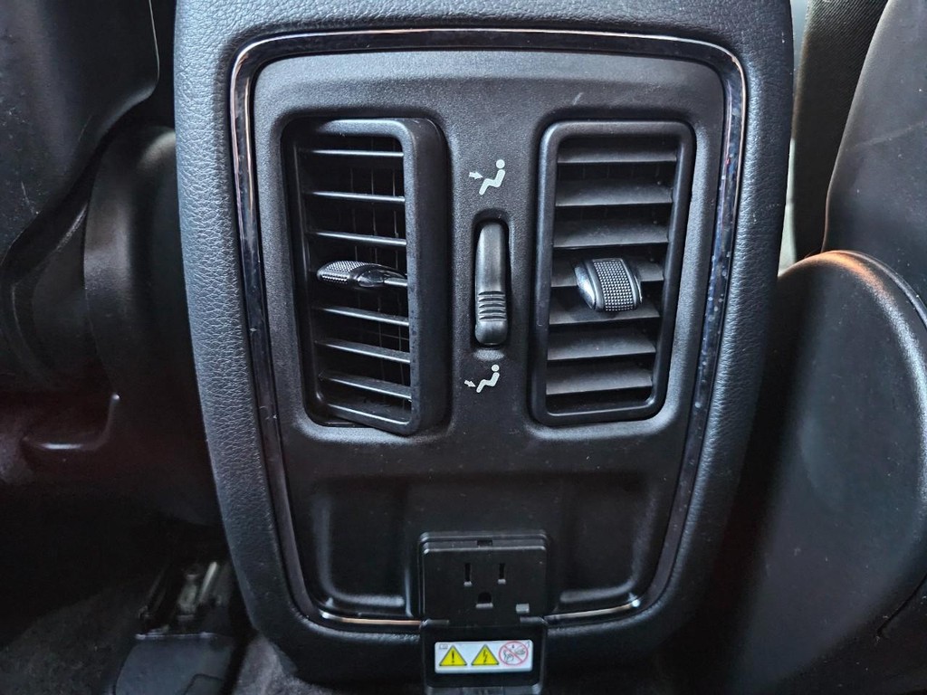 Jeep Grand Cherokee Vehicle Full-screen Gallery Image 27