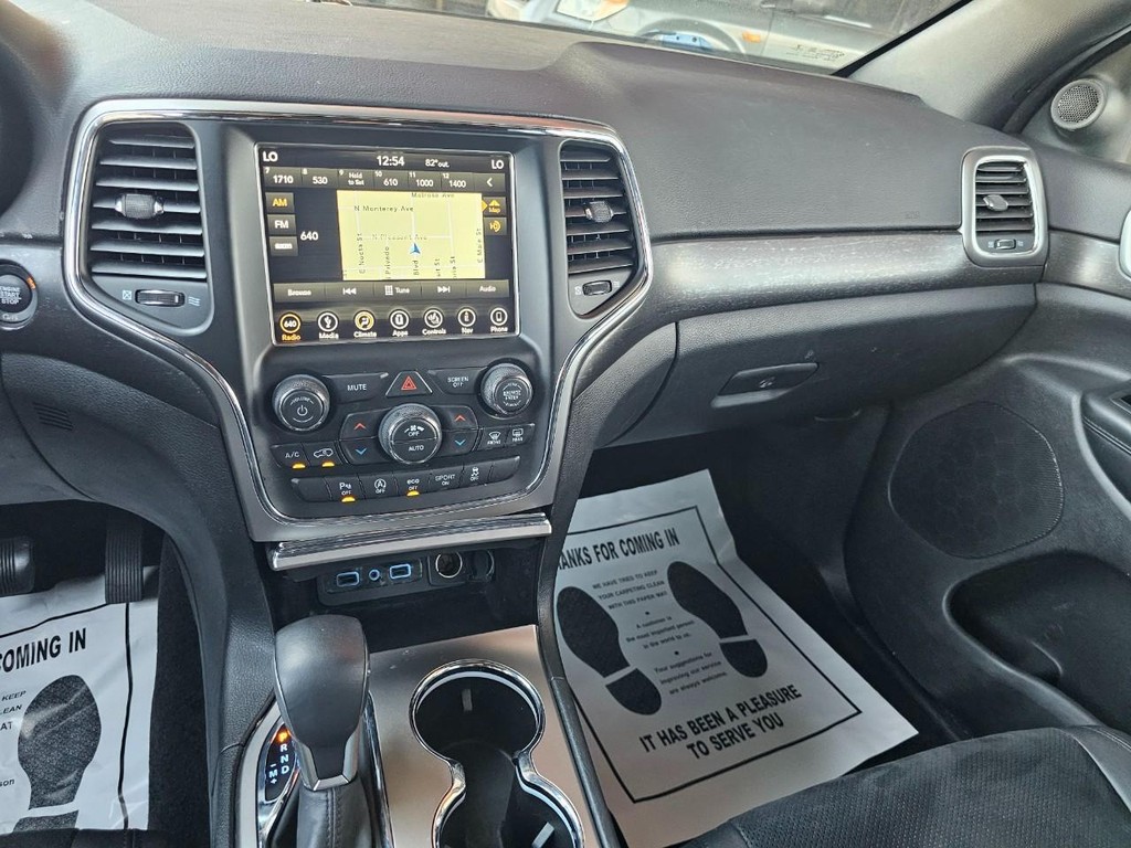 Jeep Grand Cherokee Vehicle Full-screen Gallery Image 32