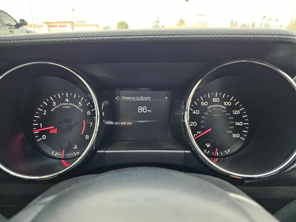 Ford Mustang Vehicle Full-screen Gallery Image 23