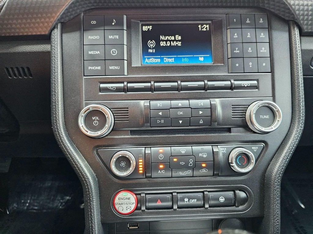 Ford Mustang Vehicle Full-screen Gallery Image 24