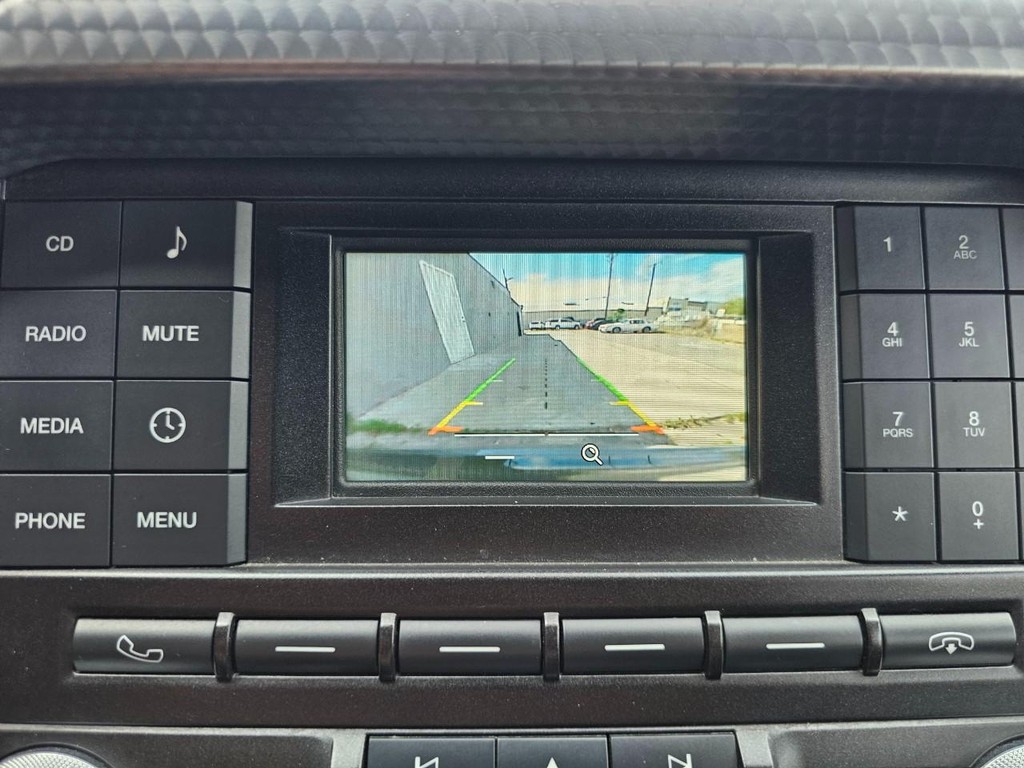 Ford Mustang Vehicle Full-screen Gallery Image 25