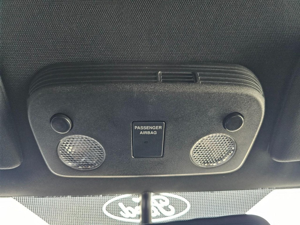 Ford Mustang Vehicle Full-screen Gallery Image 33