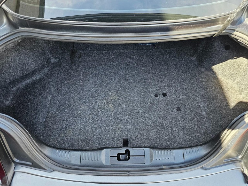 Ford Mustang Vehicle Full-screen Gallery Image 34