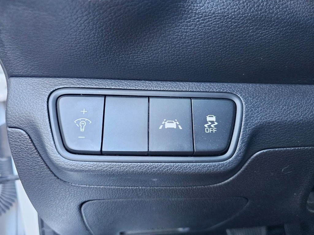 Kia Forte Vehicle Full-screen Gallery Image 18