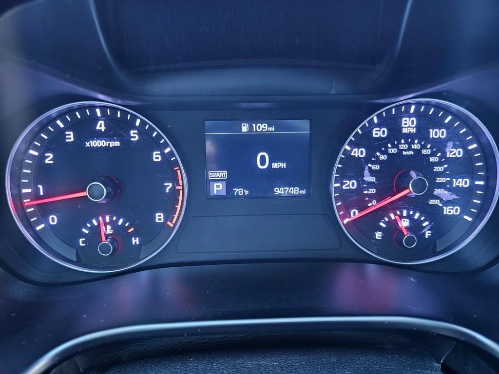 Kia Forte Vehicle Full-screen Gallery Image 21