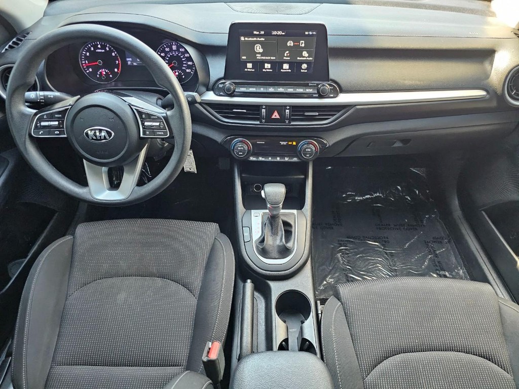 Kia Forte Vehicle Full-screen Gallery Image 27