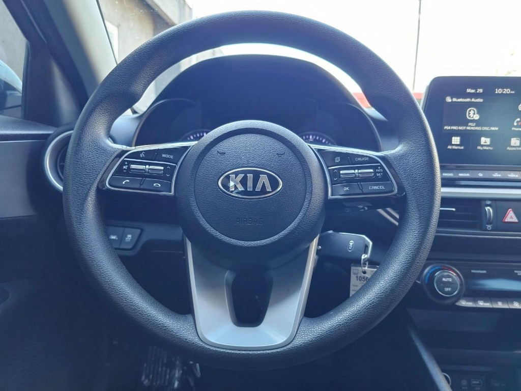 Kia Forte Vehicle Full-screen Gallery Image 29