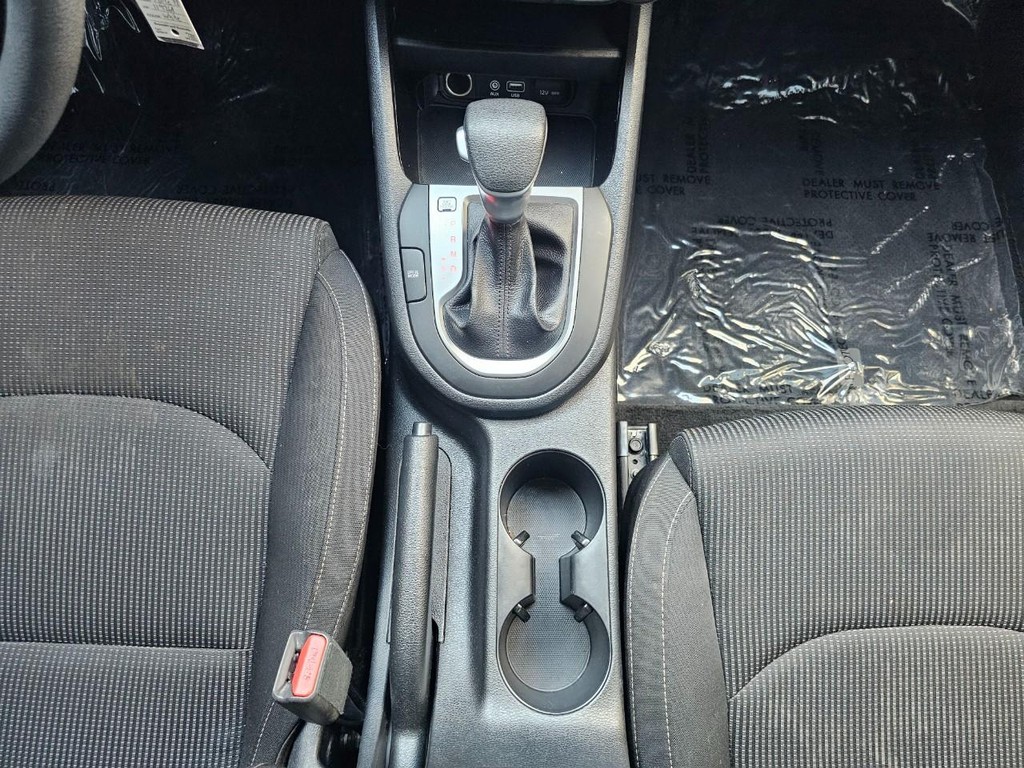 Kia Forte Vehicle Full-screen Gallery Image 32