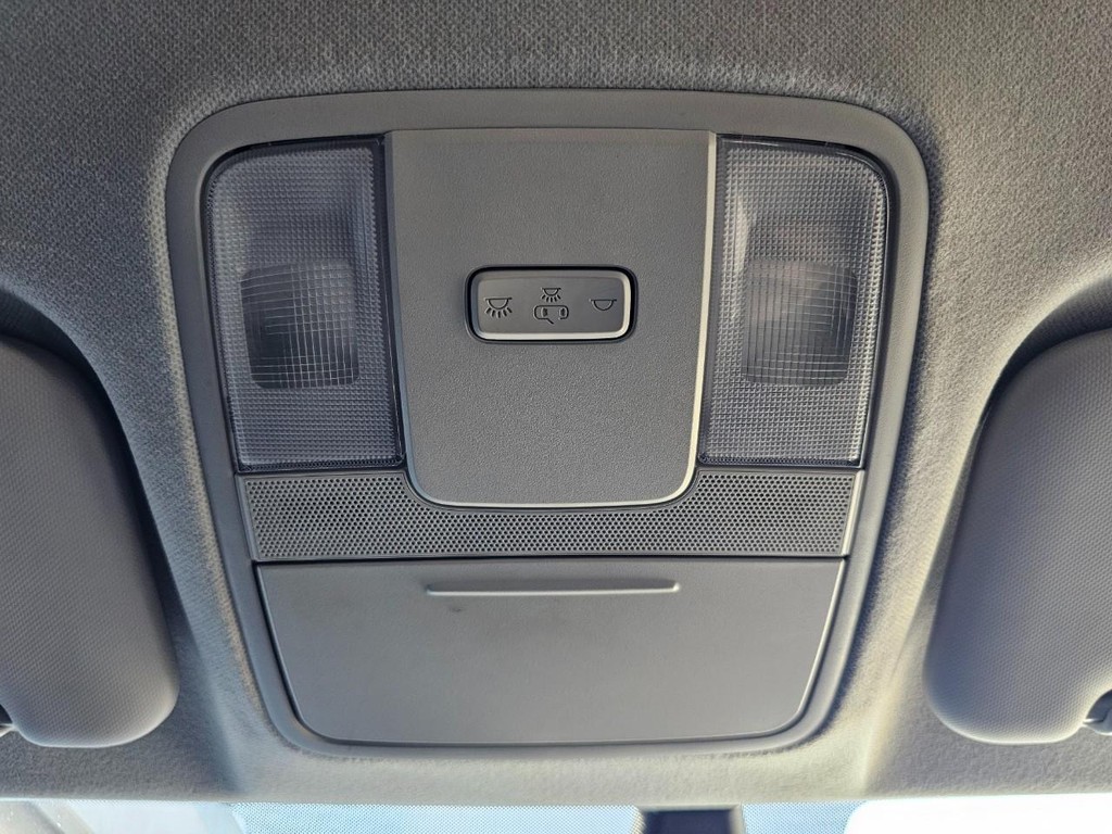 Kia Forte Vehicle Full-screen Gallery Image 33