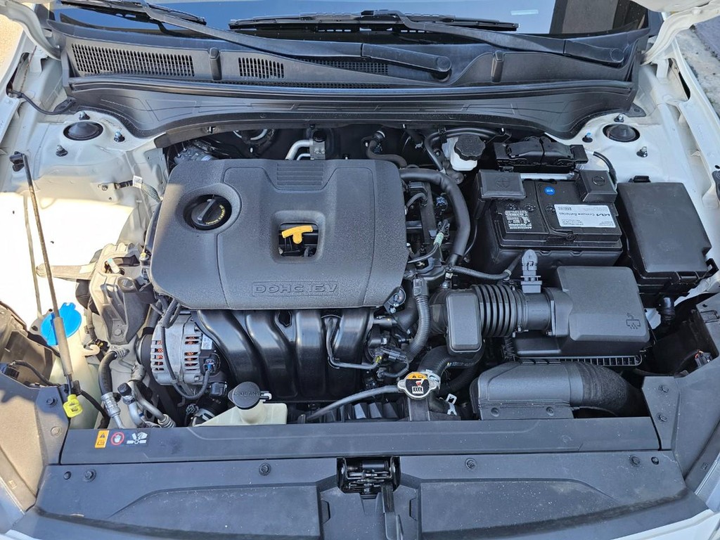 Kia Forte Vehicle Full-screen Gallery Image 35