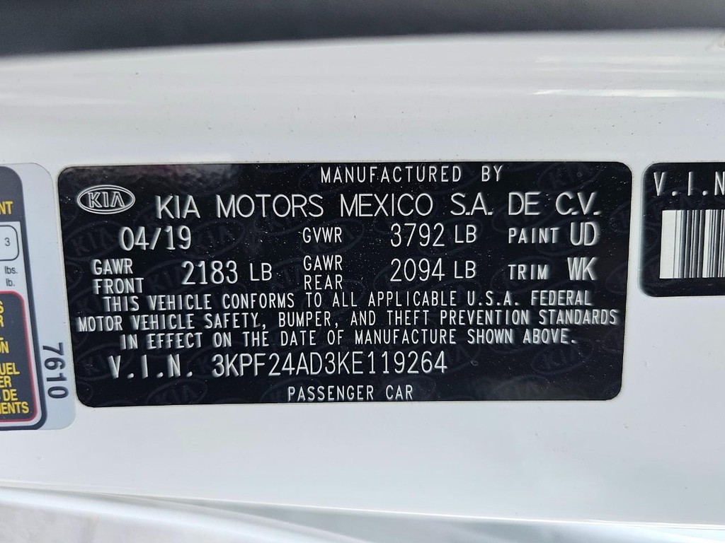 Kia Forte Vehicle Full-screen Gallery Image 37