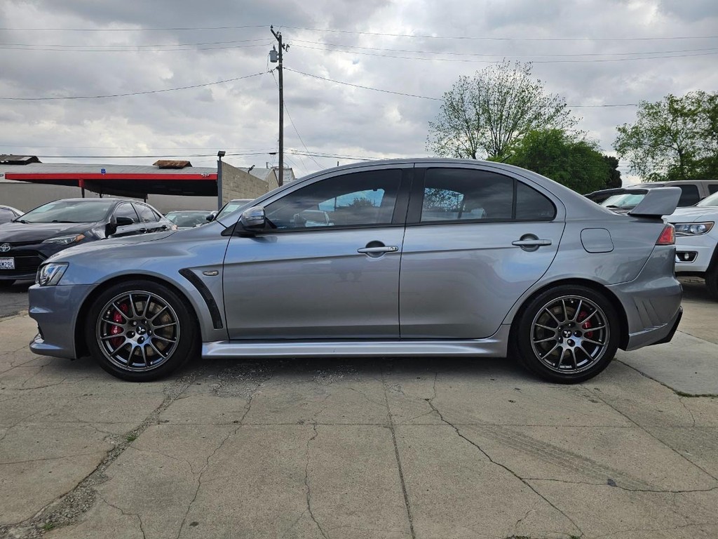 Mitsubishi Lancer Evolution Vehicle Full-screen Gallery Image 3