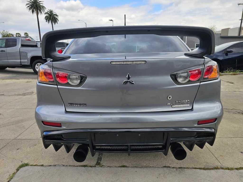 Mitsubishi Lancer Evolution Vehicle Full-screen Gallery Image 5