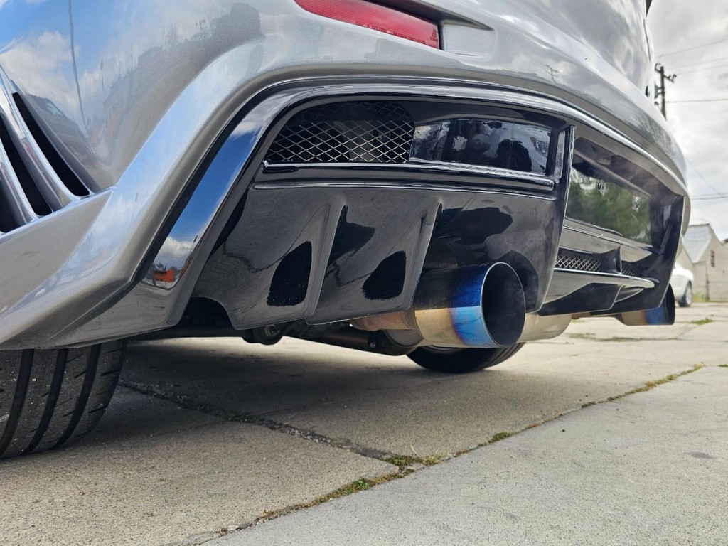 Mitsubishi Lancer Evolution Vehicle Full-screen Gallery Image 16