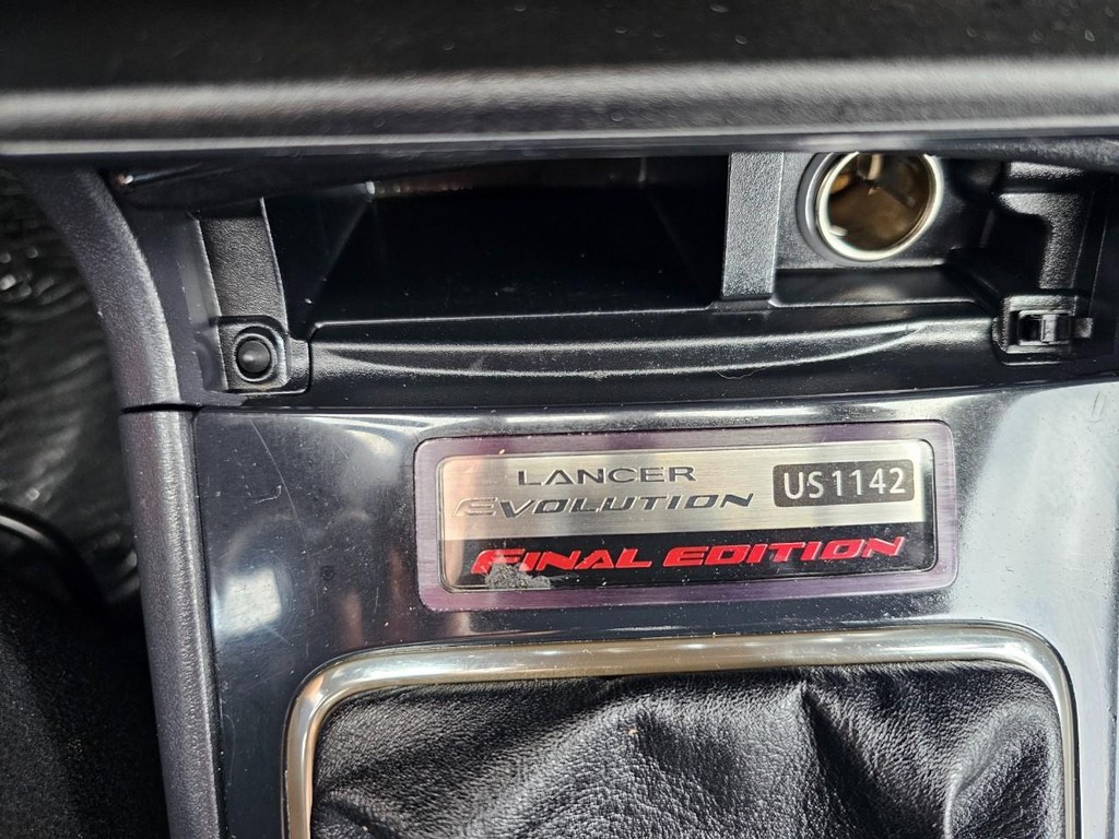 Mitsubishi Lancer Evolution Vehicle Full-screen Gallery Image 23