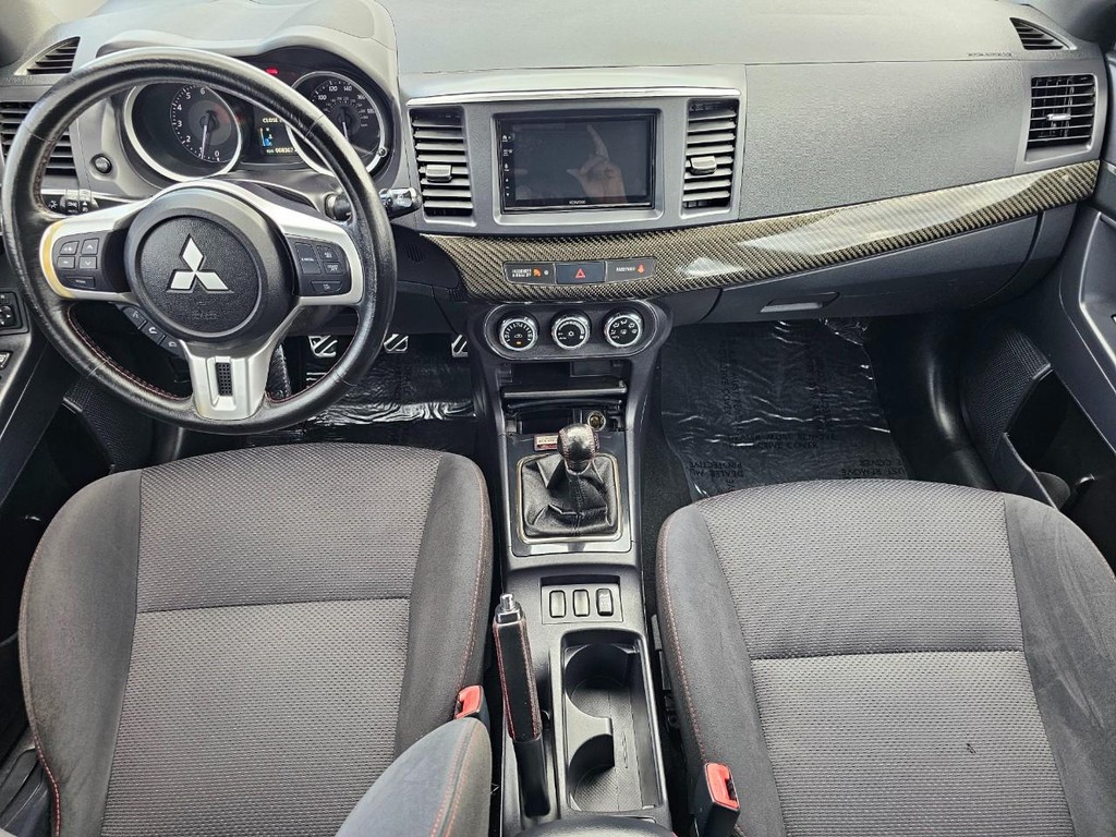 Mitsubishi Lancer Evolution Vehicle Full-screen Gallery Image 27