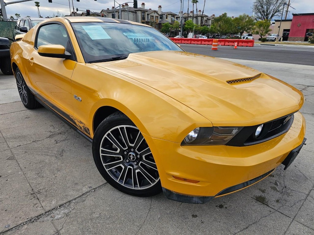 Ford Mustang Vehicle Full-screen Gallery Image 8