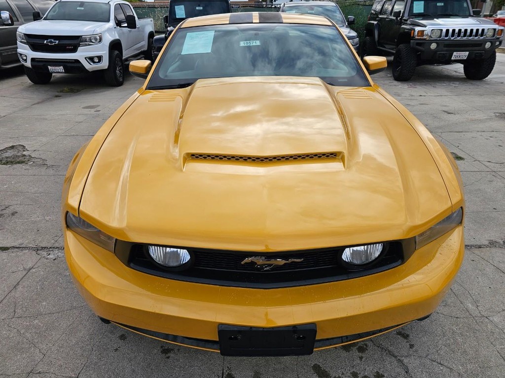 Ford Mustang Vehicle Full-screen Gallery Image 9