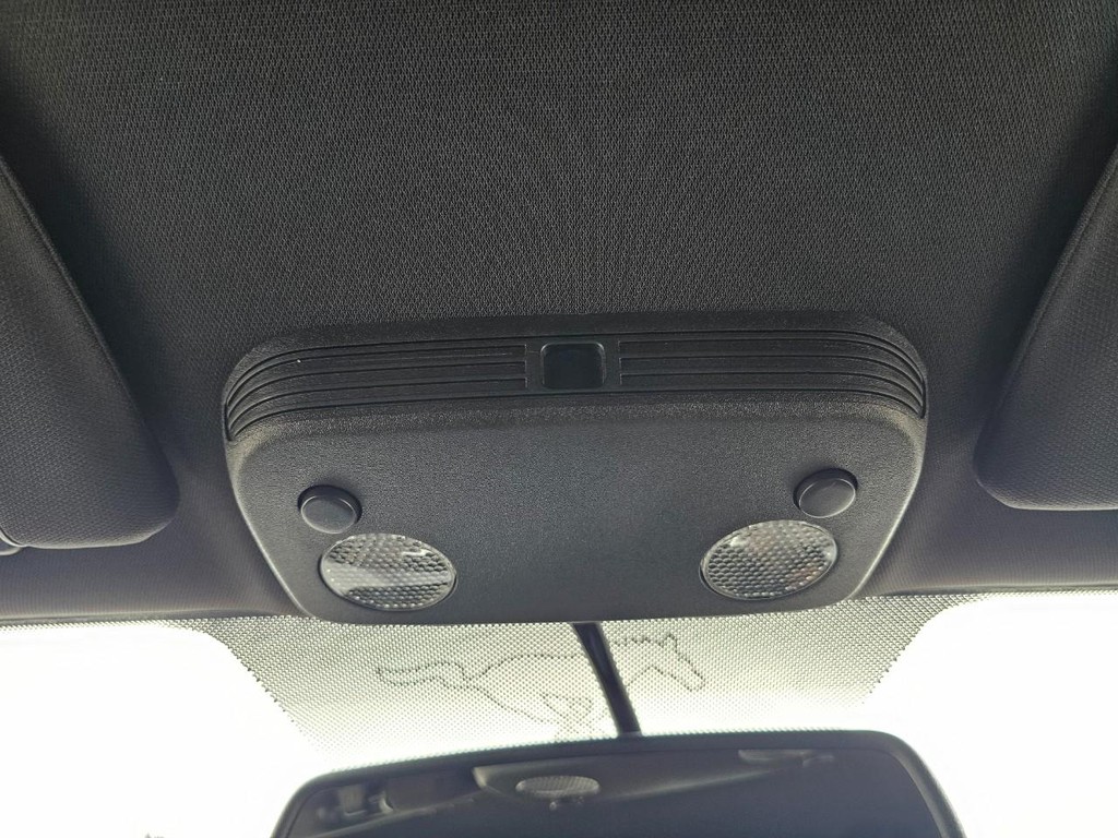 Ford Mustang Vehicle Full-screen Gallery Image 27