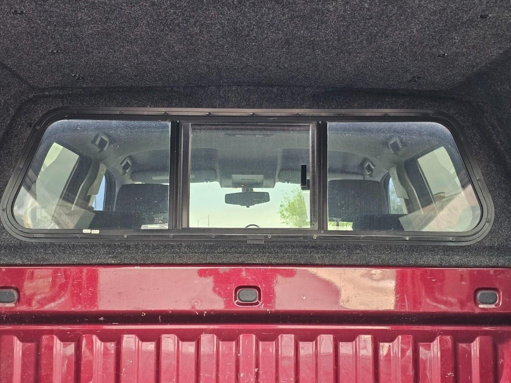 GMC Sierra 1500 Vehicle Full-screen Gallery Image 36