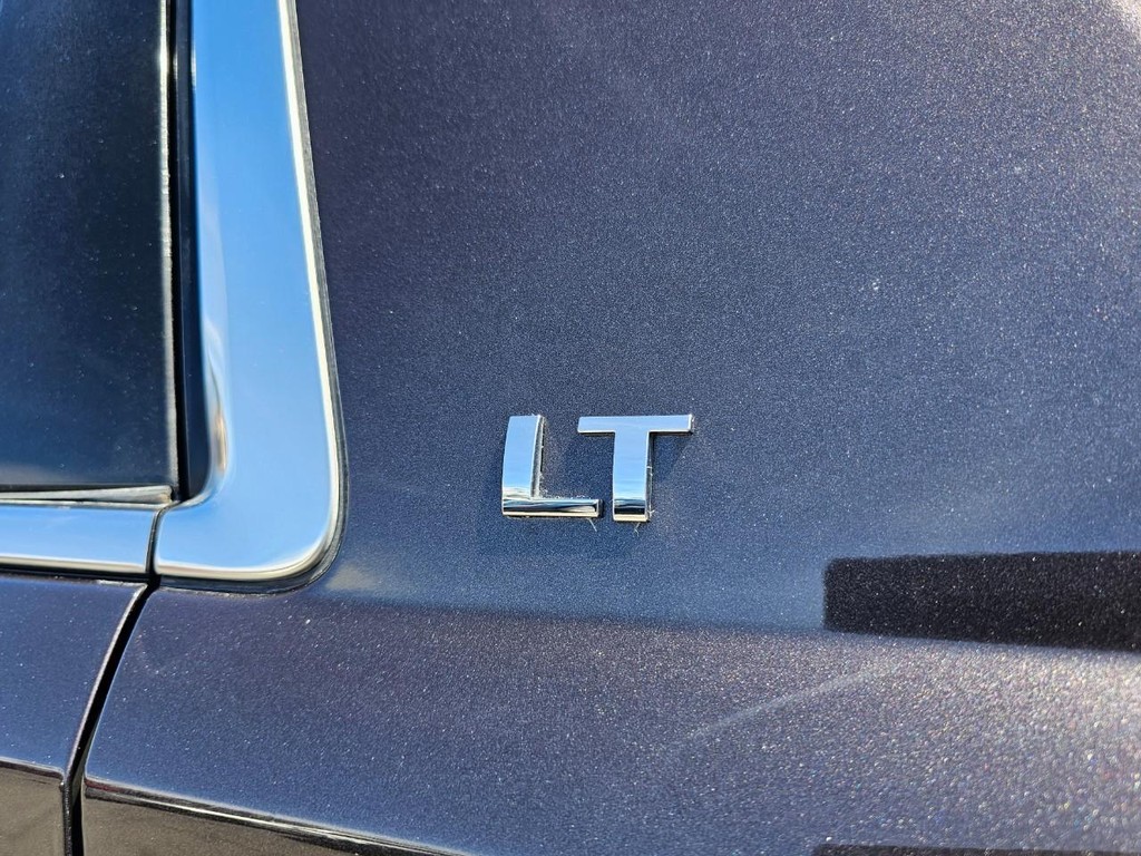 Chevrolet Tahoe Vehicle Full-screen Gallery Image 16