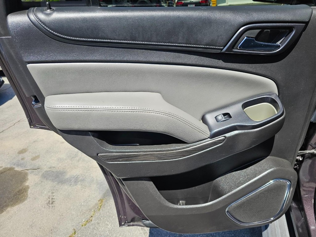 Chevrolet Tahoe Vehicle Full-screen Gallery Image 24