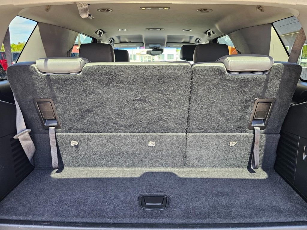Chevrolet Tahoe Vehicle Full-screen Gallery Image 35