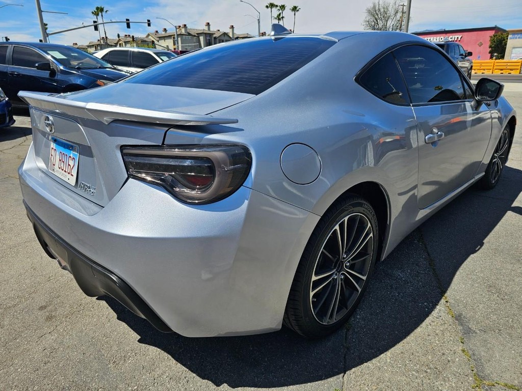 Scion FR-S Vehicle Full-screen Gallery Image 6
